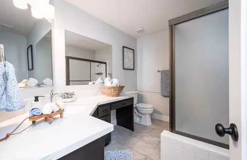 Bath - 4062 Quarry Ct, Loomis, CA 95650 photo 2 of 7