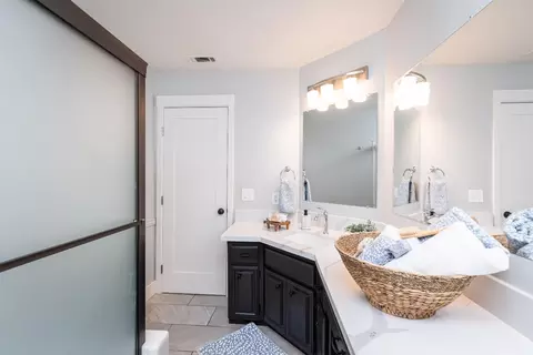 Bath - 4062 Quarry Ct, Loomis, CA 95650 photo 5 of 7