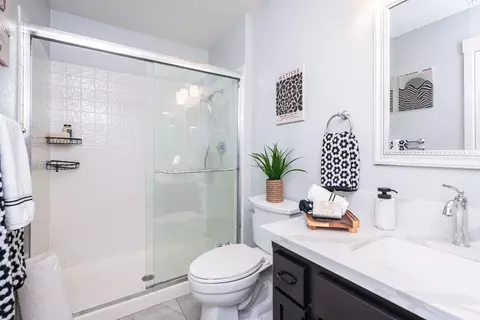 Bath - 4062 Quarry Ct, Loomis, CA 95650 photo 7 of 7