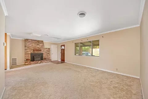 Living - 155 Judy Dr, Placerville, CA 95667 photo 5 of 17