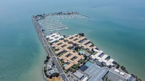 4 Commodore Dr #D438, Emeryville, CA 94608