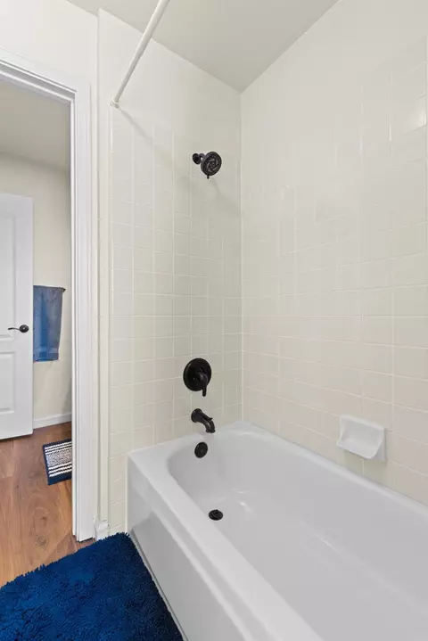 Bath - 111 Burrill Dr, Folsom, CA 95630 photo 2 of 5