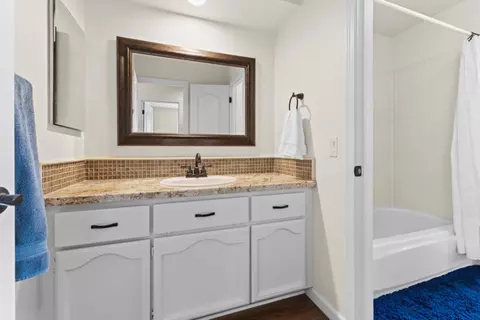 Bath - 111 Burrill Dr, Folsom, CA 95630 photo 3 of 5