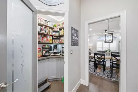 Entry Way - 4507 Mountaingate Dr, Rocklin, CA 95765 photo 4 of 9