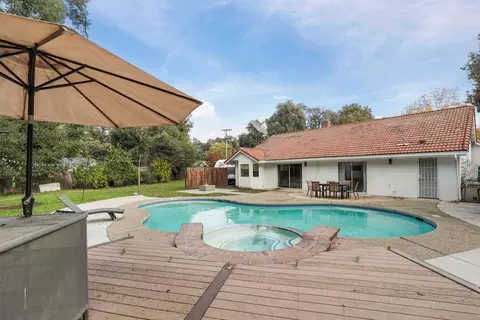 Exterior - 8596 W Samoha Ct, Thornton, CA 95686 photo 6 of 11