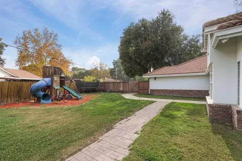 Exterior - 8596 W Samoha Ct, Thornton, CA 95686 photo 4 of 11