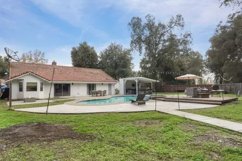 Exterior - 8596 W Samoha Ct, Thornton, CA 95686 photo 7 of 11