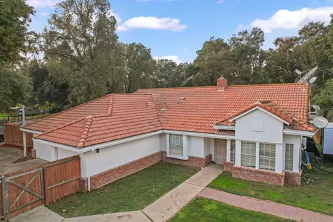 Exterior - 8596 W Samoha Ct, Thornton, CA 95686 photo 1 of 11