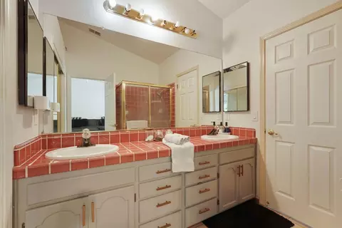 Bath - 8596 W Samoha Ct, Thornton, CA 95686 photo 1 of 1