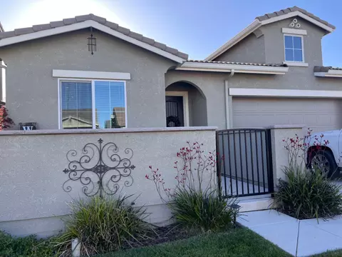 1012 Longview Dr, Oakdale, CA 95361