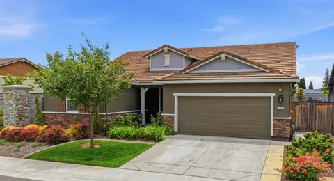 979 Carson River Dr, Lincoln, CA 95648