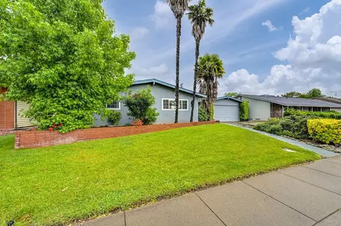 4804 F Pkwy, Sacramento, CA 95823