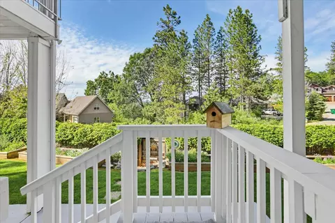 Exterior - 121 Ruby Ledge Ct, Grass Valley, CA 95945 photo 2 of 14