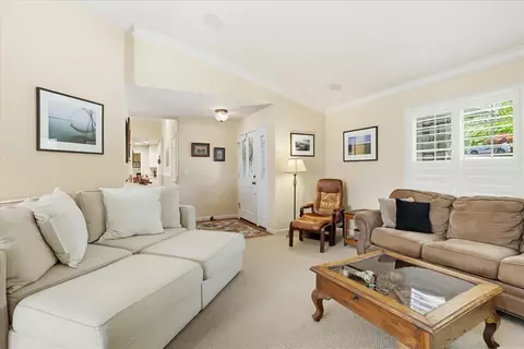 Living - 121 Ruby Ledge Ct, Grass Valley, CA 95945 photo 2 of 3