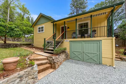 231 Glenbrook Dr, Grass Valley, CA 95945
