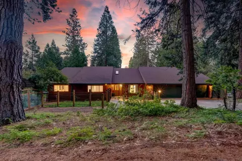 13031 Cedar Crest Ln, Grass Valley, CA 95945