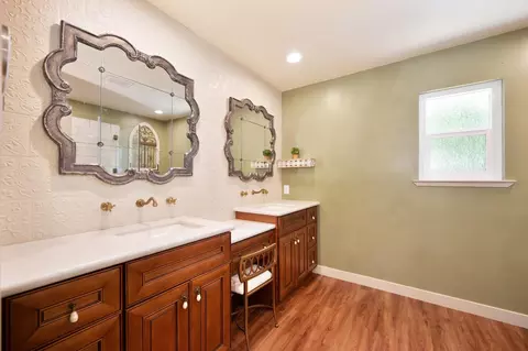 Bath - 6200 Mahala Dr, Carmichael, CA 95608 photo 2 of 5