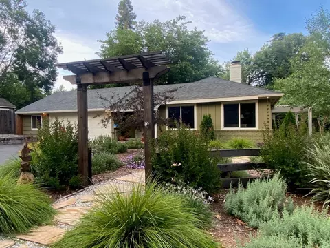 Exterior - 6200 Mahala Dr, Carmichael, CA 95608 photo 5 of 17