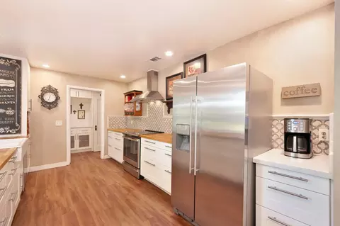 Kitchen - 6200 Mahala Dr, Carmichael, CA 95608 photo 3 of 3