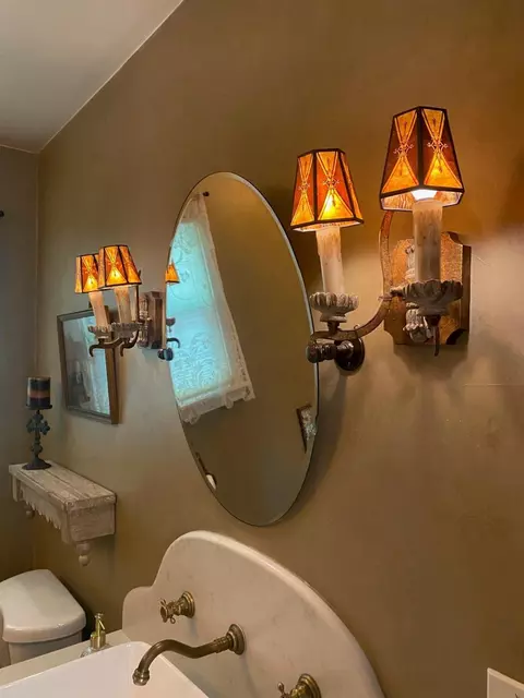 Bath - 6200 Mahala Dr, Carmichael, CA 95608 photo 5 of 5