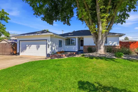 2633 Aramon Dr, Rancho Cordova, CA 95670