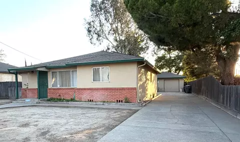 Exterior - 2233 6th St, Ceres, CA 95307 photo 6 of 7