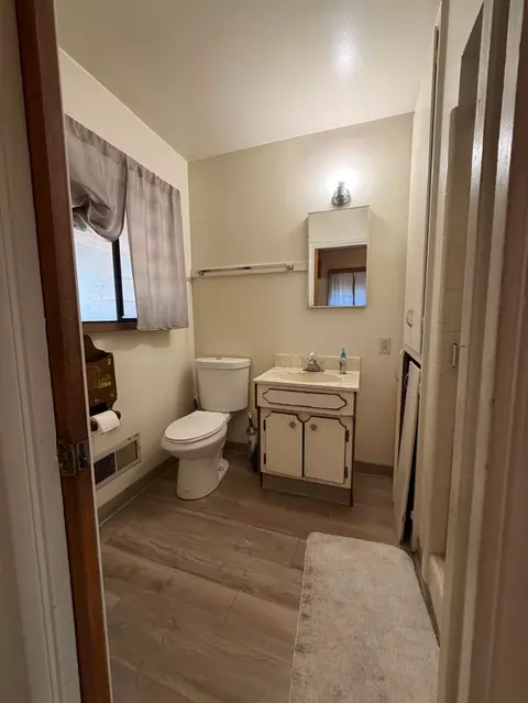 Bath - 2233 6th St, Ceres, CA 95307 photo 2 of 2