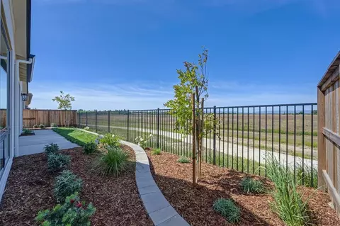 Exterior - 5677 Thomson Loop, Davis, CA 95616 photo 11 of 14