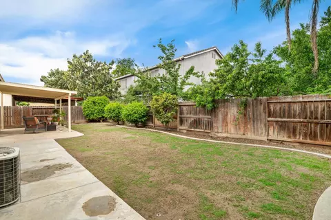 Exterior - 2425 Warm Springs Dr, Modesto, CA 95356 photo 6 of 7