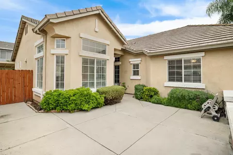Exterior - 2425 Warm Springs Dr, Modesto, CA 95356 photo 5 of 7