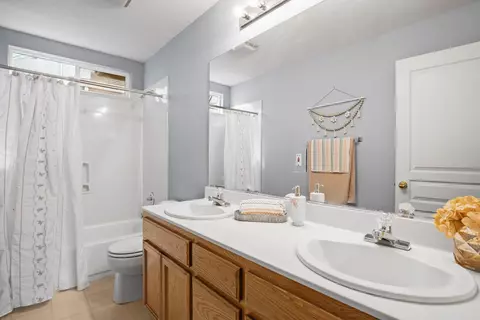Bath - 2425 Warm Springs Dr, Modesto, CA 95356 photo 2 of 2