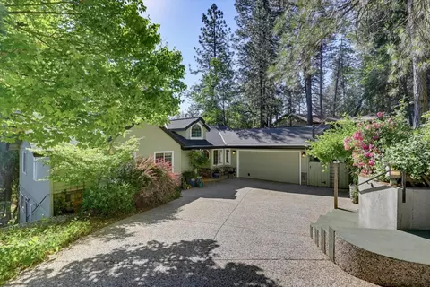21349 Leslie Dr, Grass Valley, CA 95945