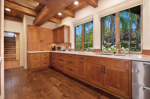Kitchen - 5905 Barton Rd, Loomis, CA 95650 photo 5 of 8