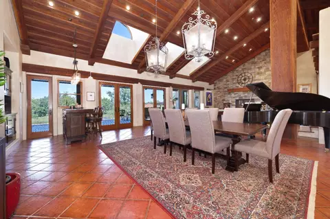 Dining - 5905 Barton Rd, Loomis, CA 95650 photo 4 of 5