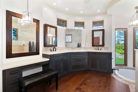 Bath - 5905 Barton Rd, Loomis, CA 95650 photo 1 of 6