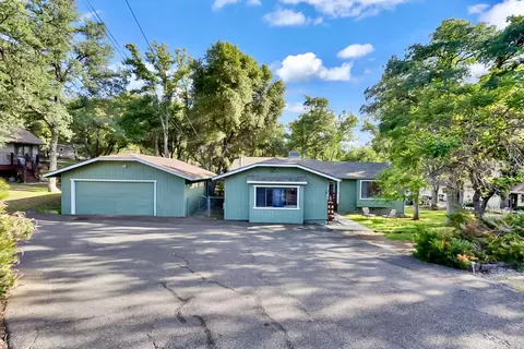 21014 Ferretti Rd, Groveland, CA 95321