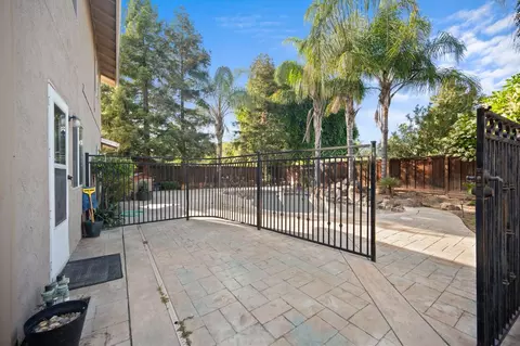 Exterior - 2705 Lahontan Dr, Modesto, CA 95358 photo 4 of 9