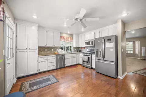 Kitchen - 2705 Lahontan Dr, Modesto, CA 95358 photo 2 of 2