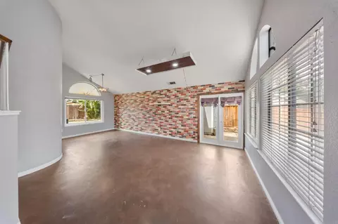 1071 Winters Dr, Manteca, CA 95337 photo 9
