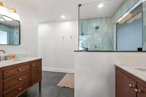 Bath - 7945 Callison Rd, Penryn, CA 95663 photo 1 of 5