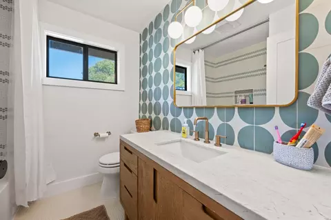 Bath - 7945 Callison Rd, Penryn, CA 95663 photo 4 of 5
