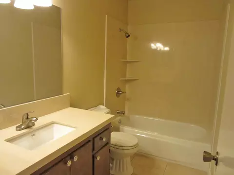 Bath - 3733 Longbridge Dr, Modesto, CA 95356 photo 3 of 3