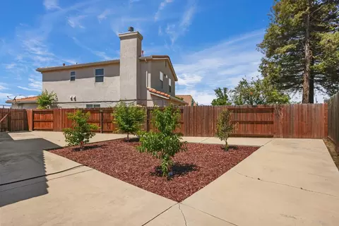 Exterior - 308 Ashford Ave, Manteca, CA 95337 photo 7 of 9