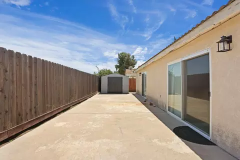 Exterior - 308 Ashford Ave, Manteca, CA 95337 photo 8 of 9