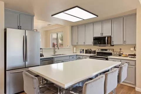 Kitchen - 308 Ashford Ave, Manteca, CA 95337 photo 1 of 4