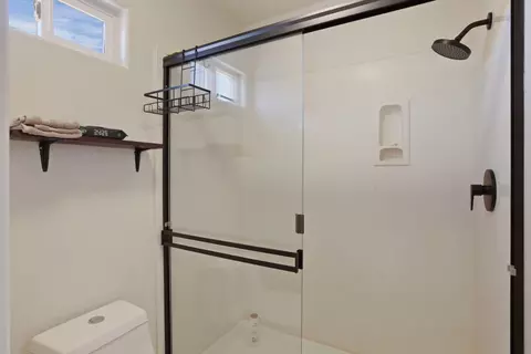 Bath - 308 Ashford Ave, Manteca, CA 95337 photo 2 of 2