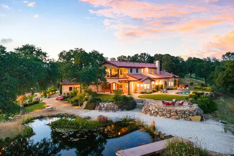 10000 Quail Hill Dr, Newcastle, CA 95658