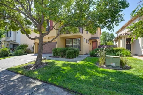 1381 Haddington Dr, Folsom, CA 95630