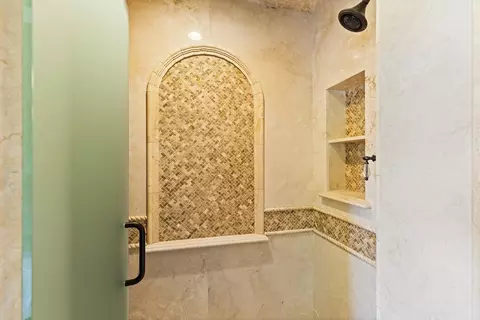 Bath - 5050 Lexington Cir, Loomis, CA 95650 photo 6 of 10