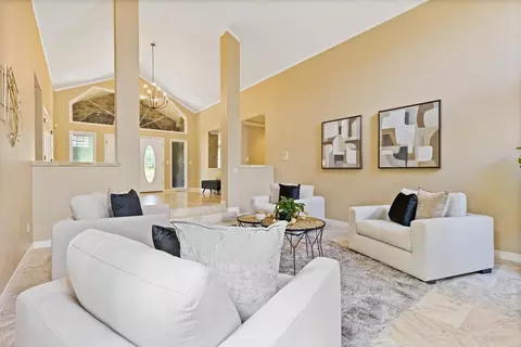 Living - 5050 Lexington Cir, Loomis, CA 95650 photo 4 of 9